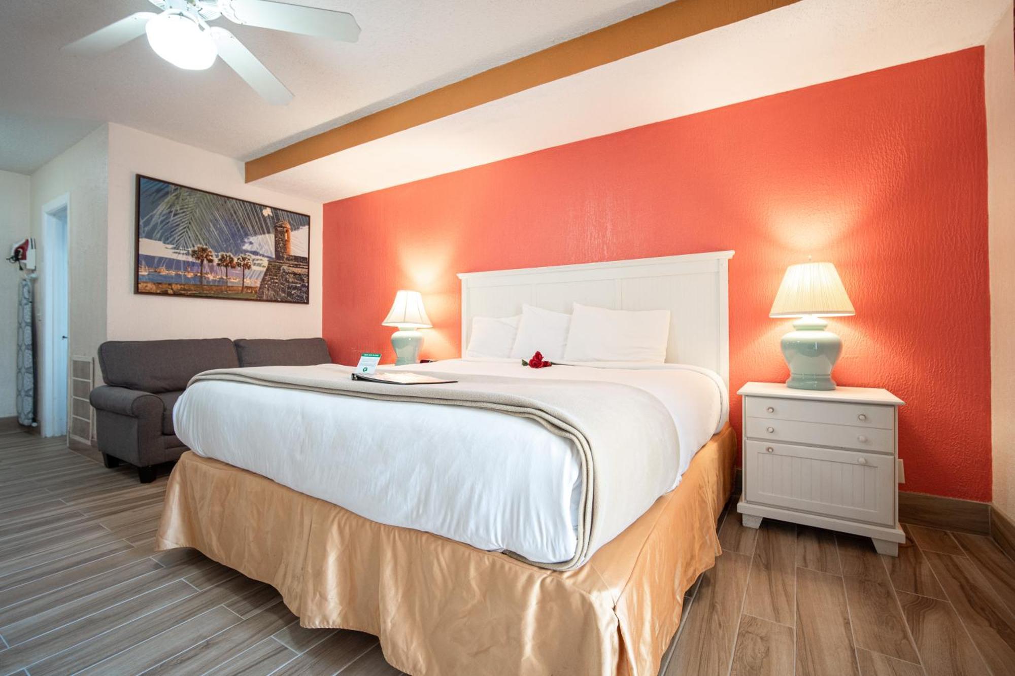Island Sun Inn & Suites - Venice, Florida Historic Downtown & Beach Getaway الغرفة الصورة