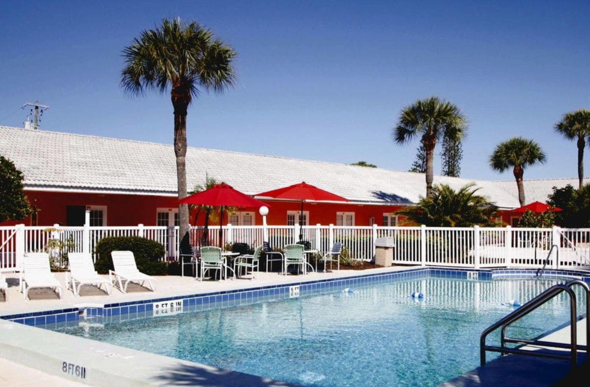 Island Sun Inn & Suites - Venice, Florida Historic Downtown & Beach Getaway المظهر الخارجي الصورة