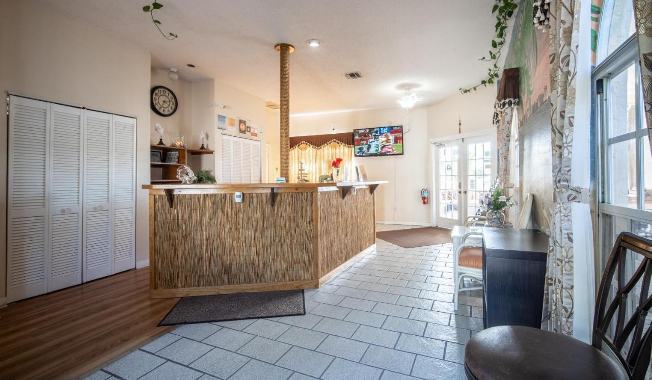 Island Sun Inn & Suites - Venice, Florida Historic Downtown & Beach Getaway المظهر الخارجي الصورة